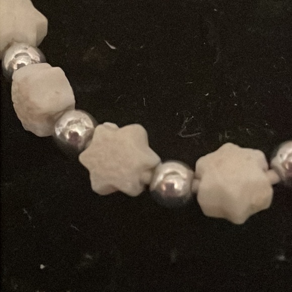 7” white & silver beaded stackable stretch beaded bracelet with 36 beads - Picture 5 of 10